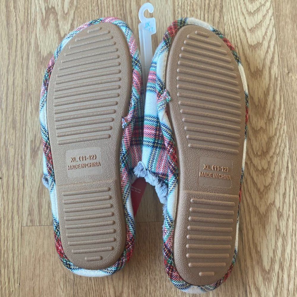 Wondershop Mama Elf Plaid Slippers - Picture 6 of 8